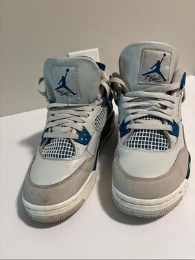 Nike Kids Retro Basketball Sneakers in White and Blue